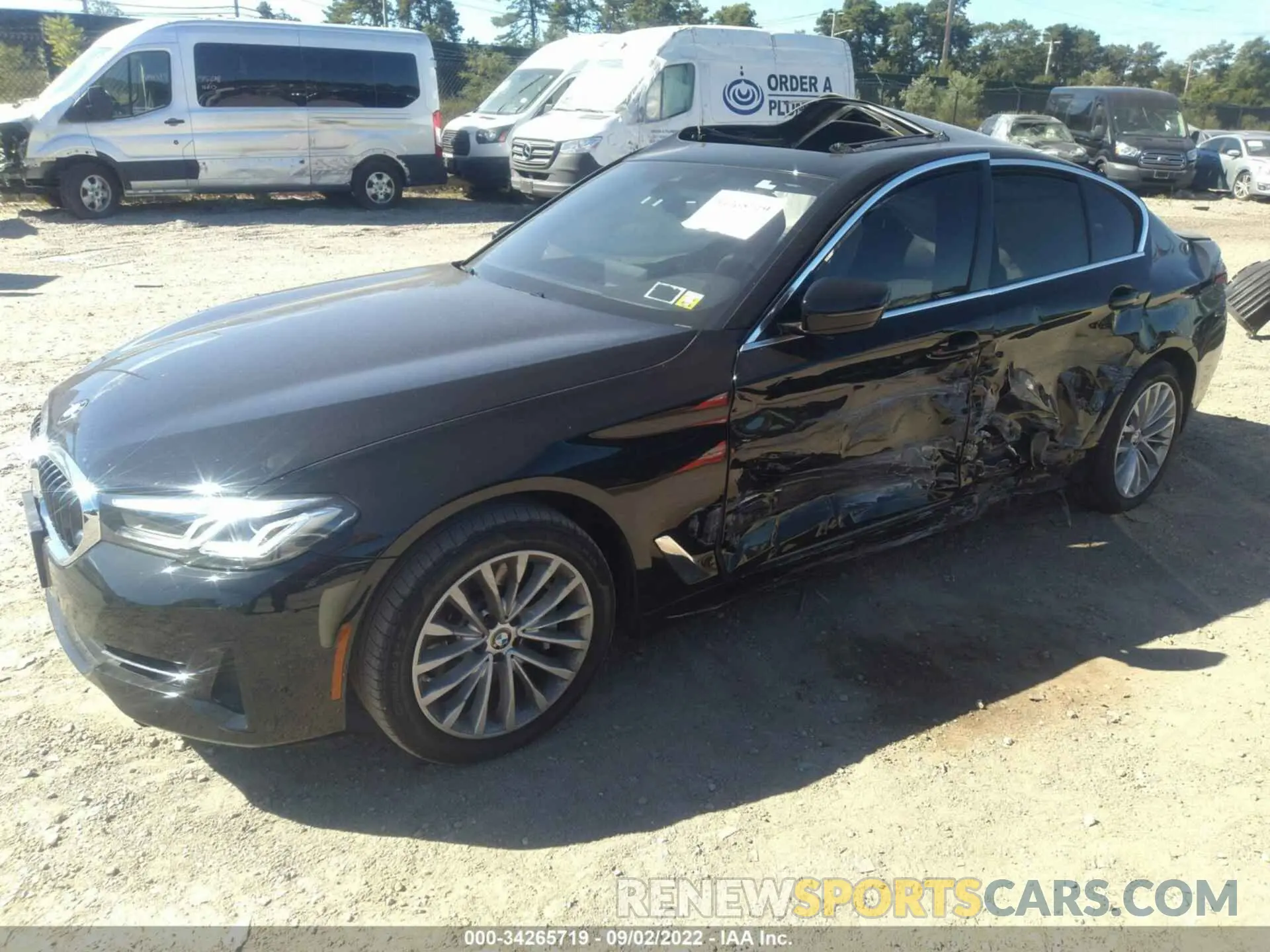2 fotografías del automóvil dañado WBA13BJ05MWX17872 BMW 5 SERIES 2021