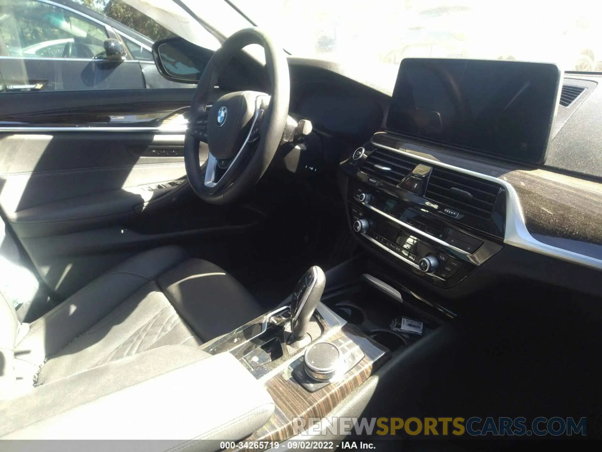5 fotografías del automóvil dañado WBA13BJ05MWX17872 BMW 5 SERIES 2021