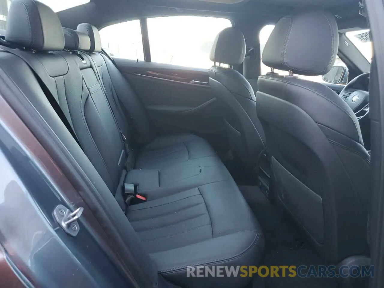 10 fotografías del automóvil dañado WBA13BJ06MCF12999 BMW 5 SERIES 2021
