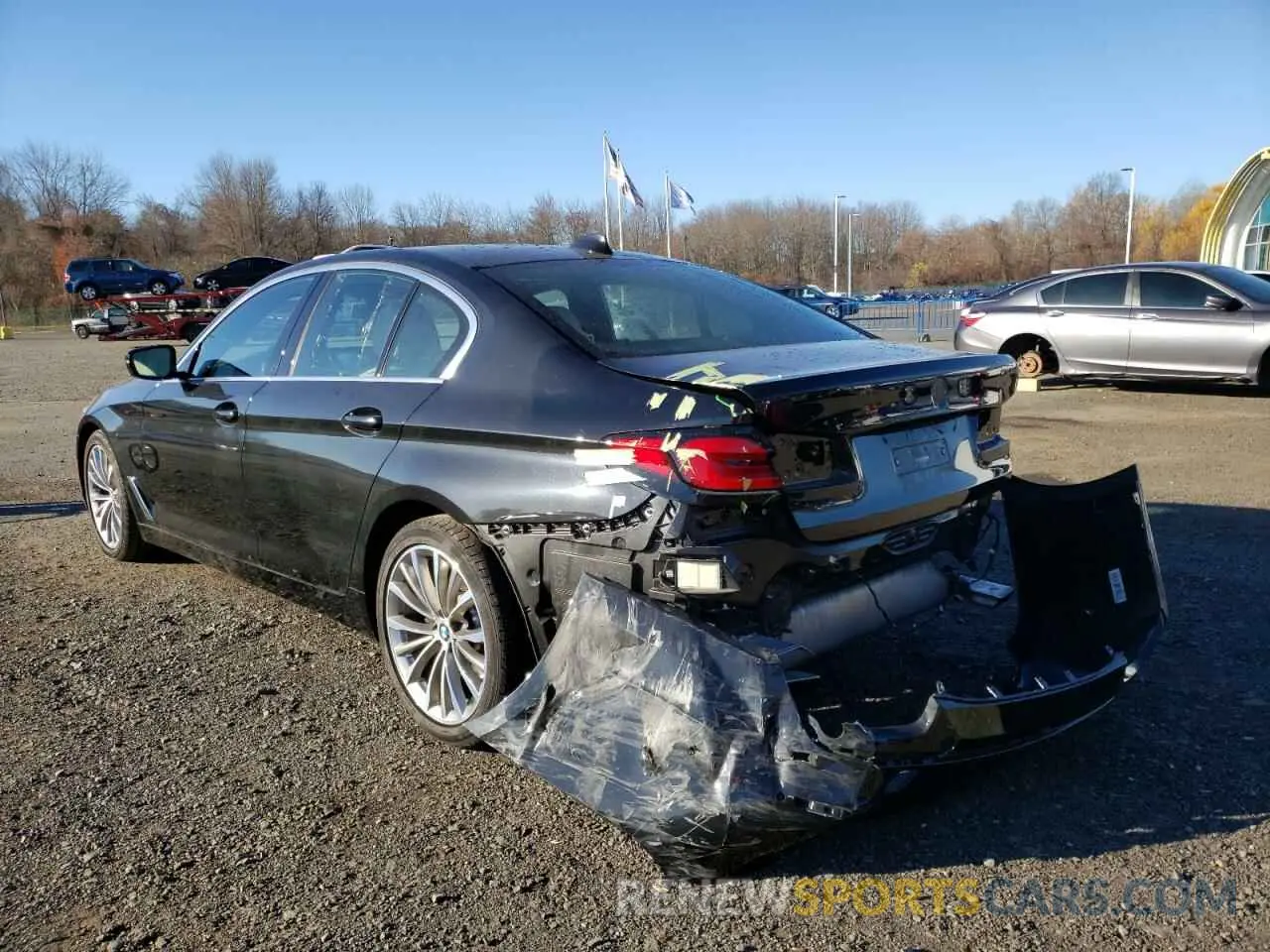 3 fotografías del automóvil dañado WBA13BJ06MCF31908 BMW 5 SERIES 2021