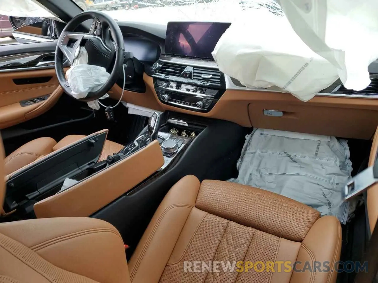 8 fotografías del automóvil dañado WBA13BJ06MCF41869 BMW 5 SERIES 2021
