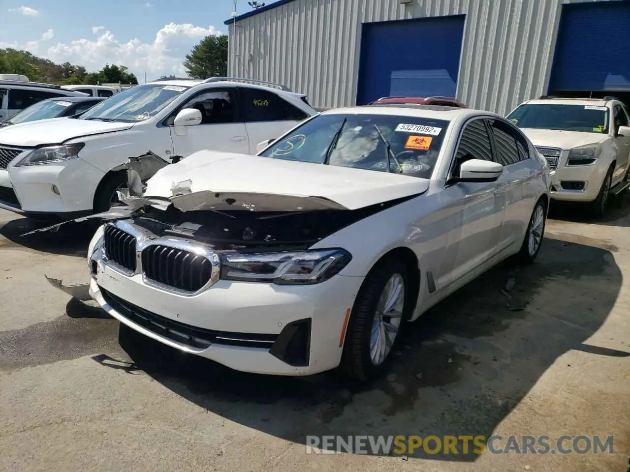 2 fotografías del automóvil dañado WBA13BJ06MCF77819 BMW 5 SERIES 2021