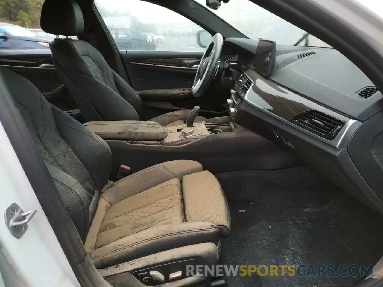 5 fotografías del automóvil dañado WBA13BJ06MWX15029 BMW 5 SERIES 2021