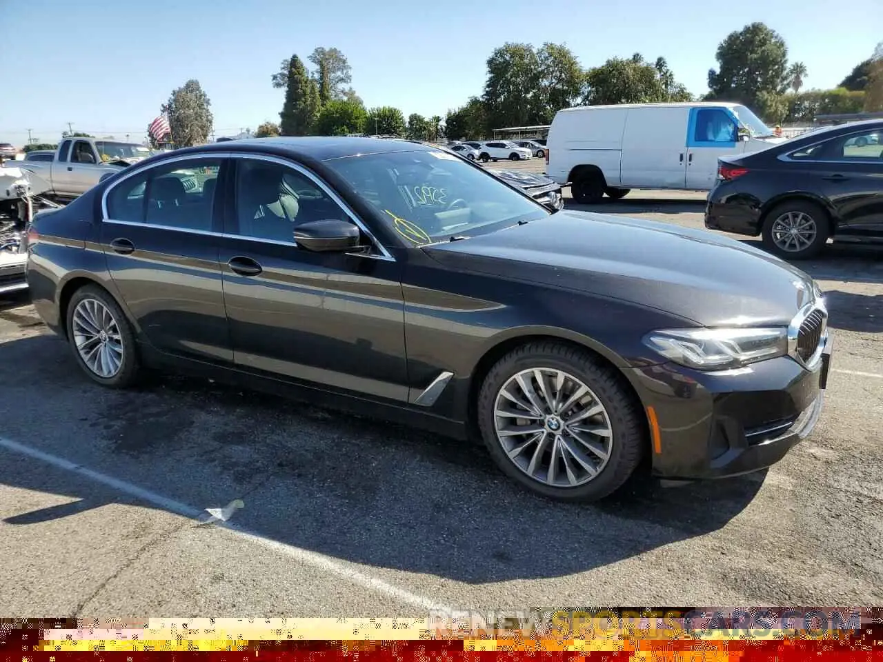 4 fotografías del automóvil dañado WBA13BJ06MWX30713 BMW 5 SERIES 2021