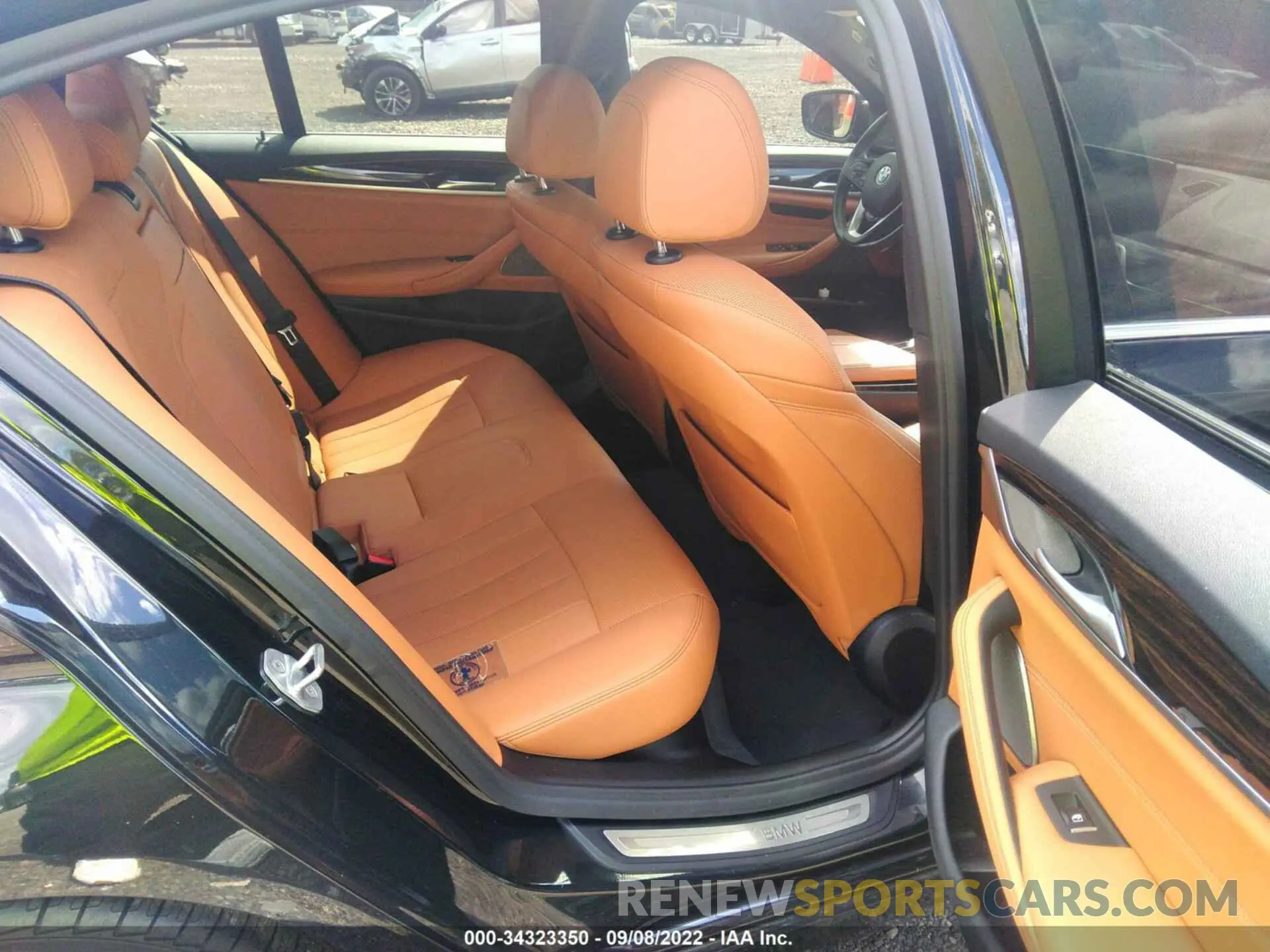 8 fotografías del automóvil dañado WBA13BJ07MCF08590 BMW 5 SERIES 2021