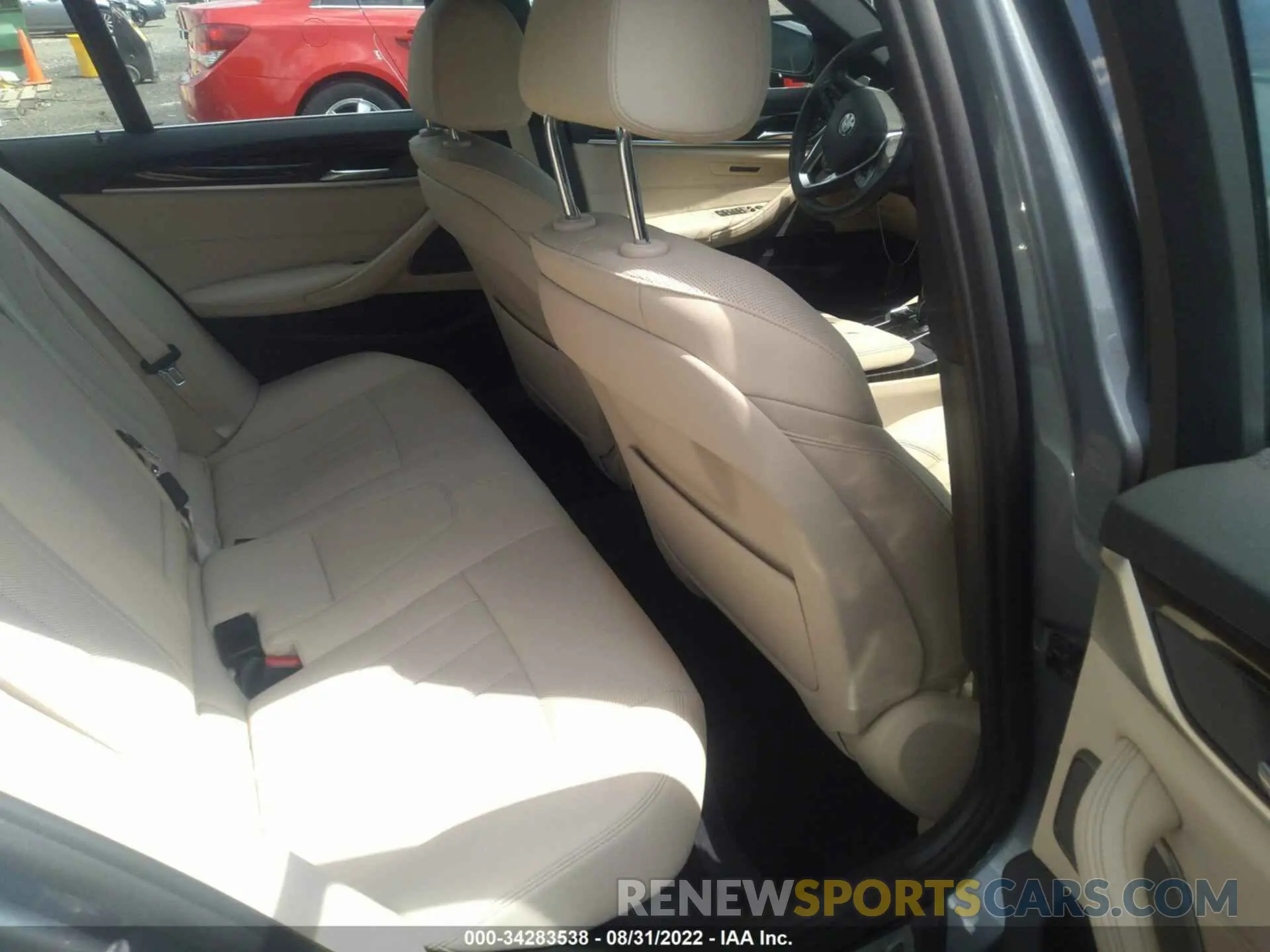 8 fotografías del automóvil dañado WBA13BJ07MCF33490 BMW 5 SERIES 2021