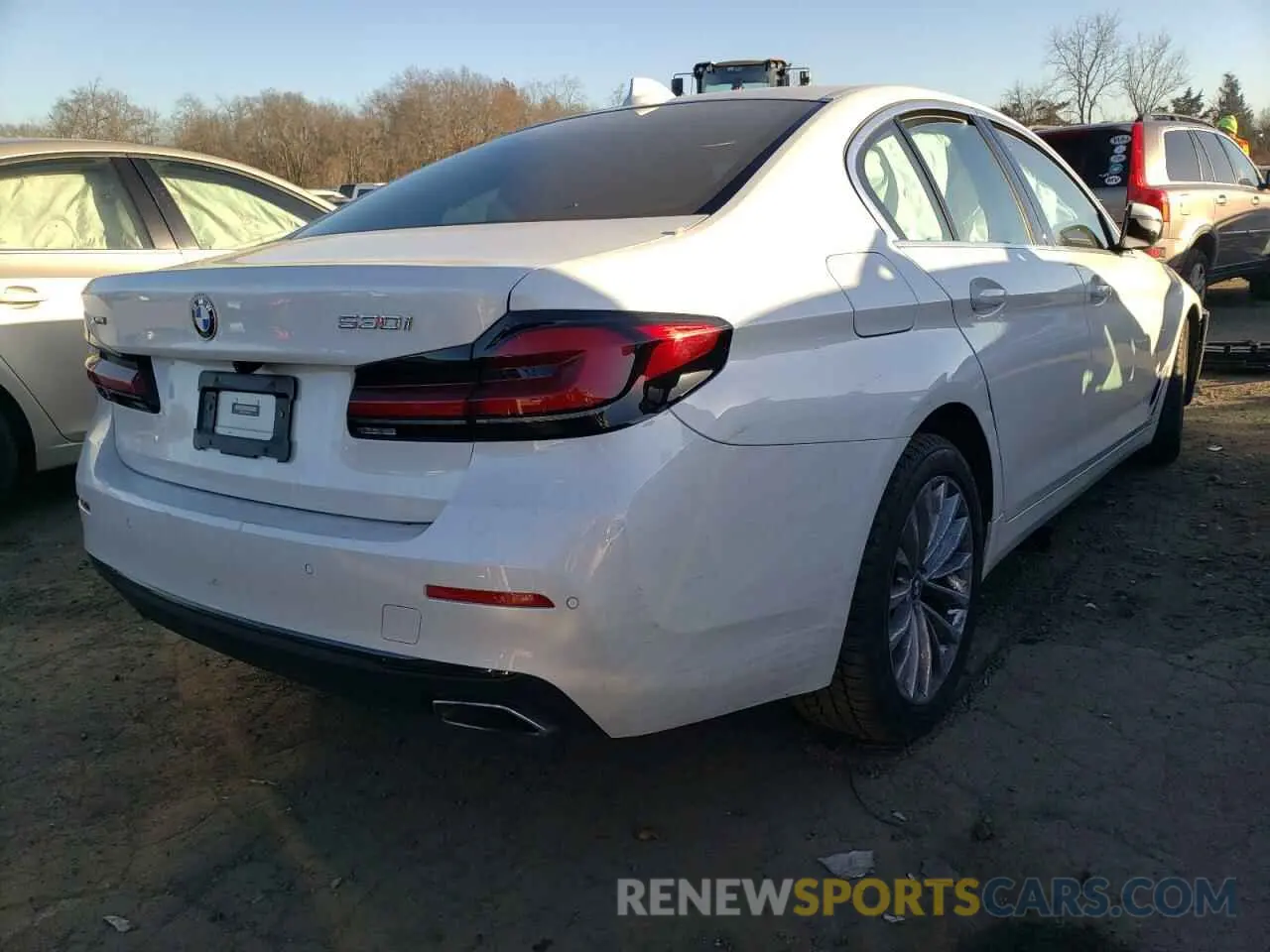 4 fotografías del automóvil dañado WBA13BJ07MWX31501 BMW 5 SERIES 2021