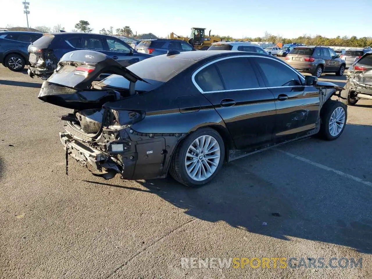3 fotografías del automóvil dañado WBA13BJ08MWX02119 BMW 5 SERIES 2021