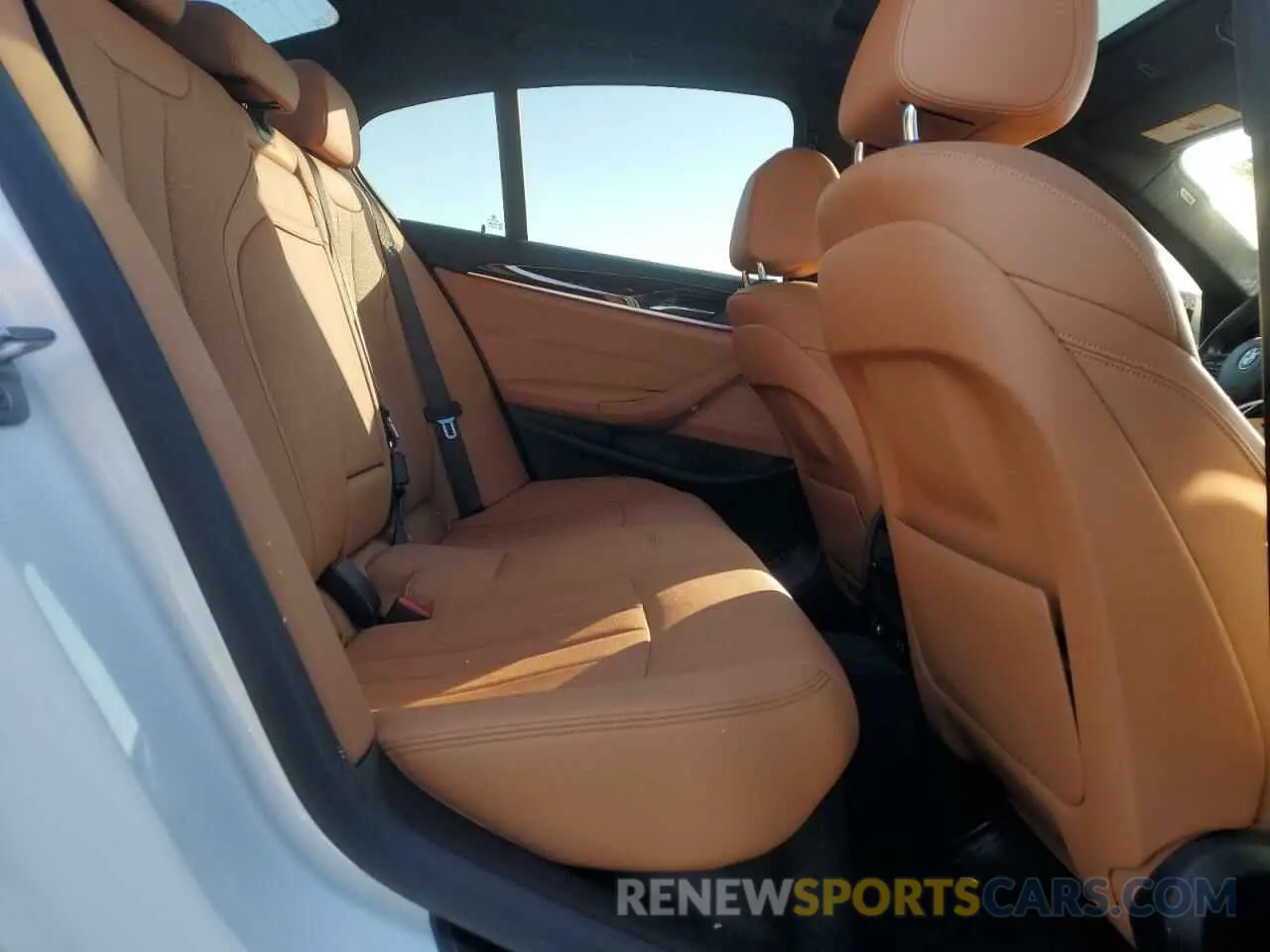 10 fotografías del automóvil dañado WBA13BJ08MWX09720 BMW 5 SERIES 2021