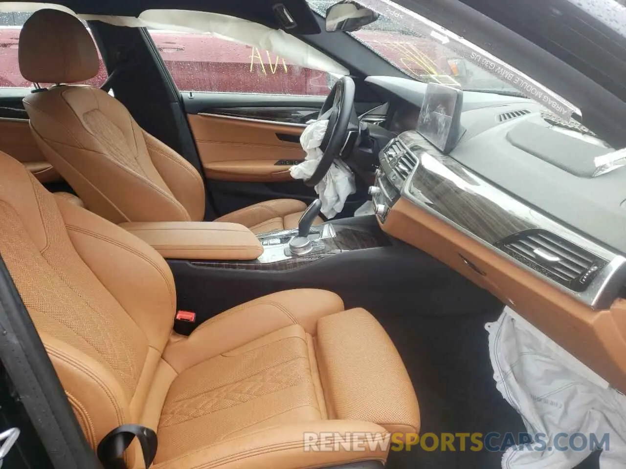 5 fotografías del automóvil dañado WBA13BJ09MWW96749 BMW 5 SERIES 2021