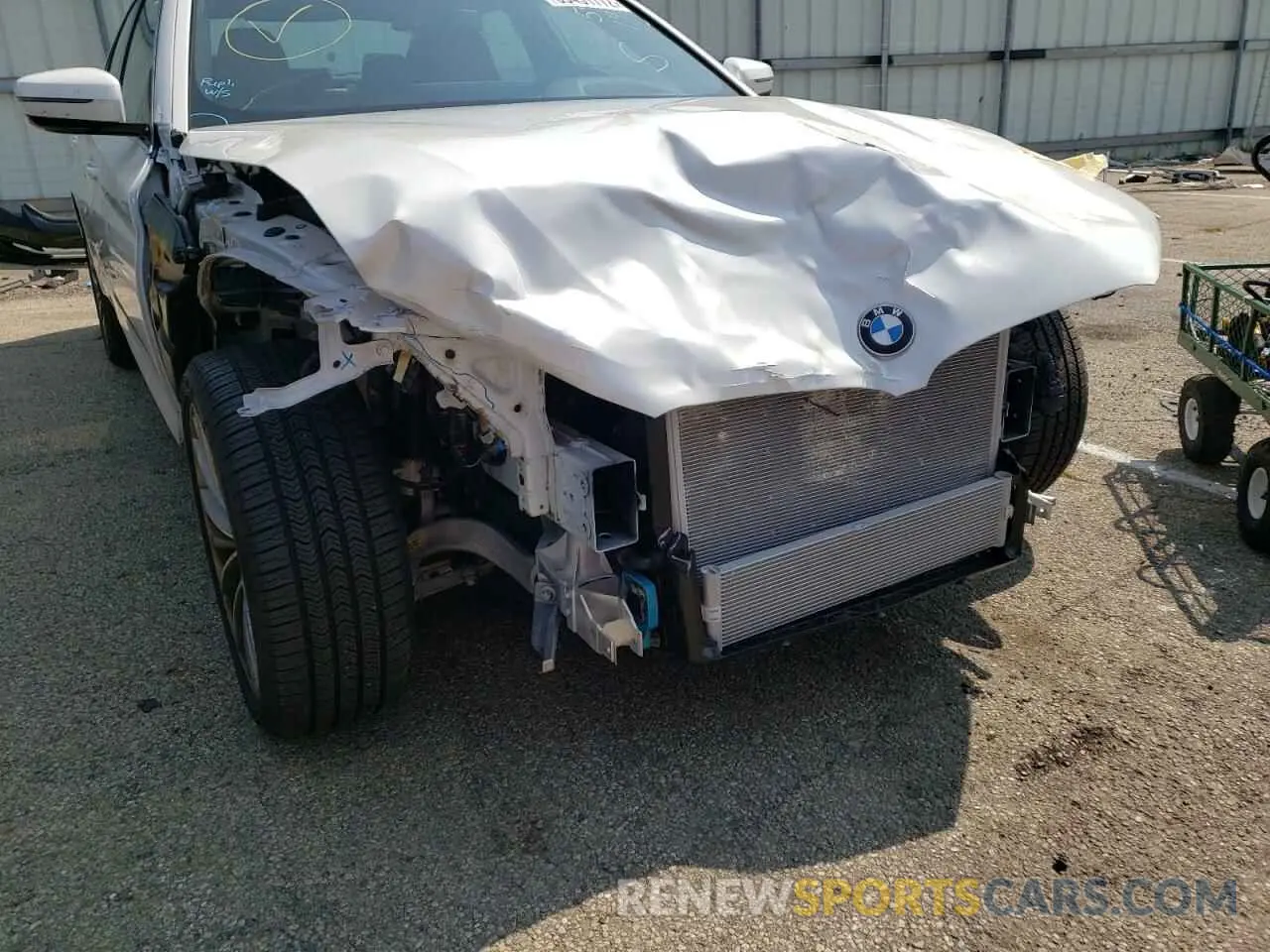 9 fotografías del automóvil dañado WBA13BJ0XMCF59615 BMW 5 SERIES 2021