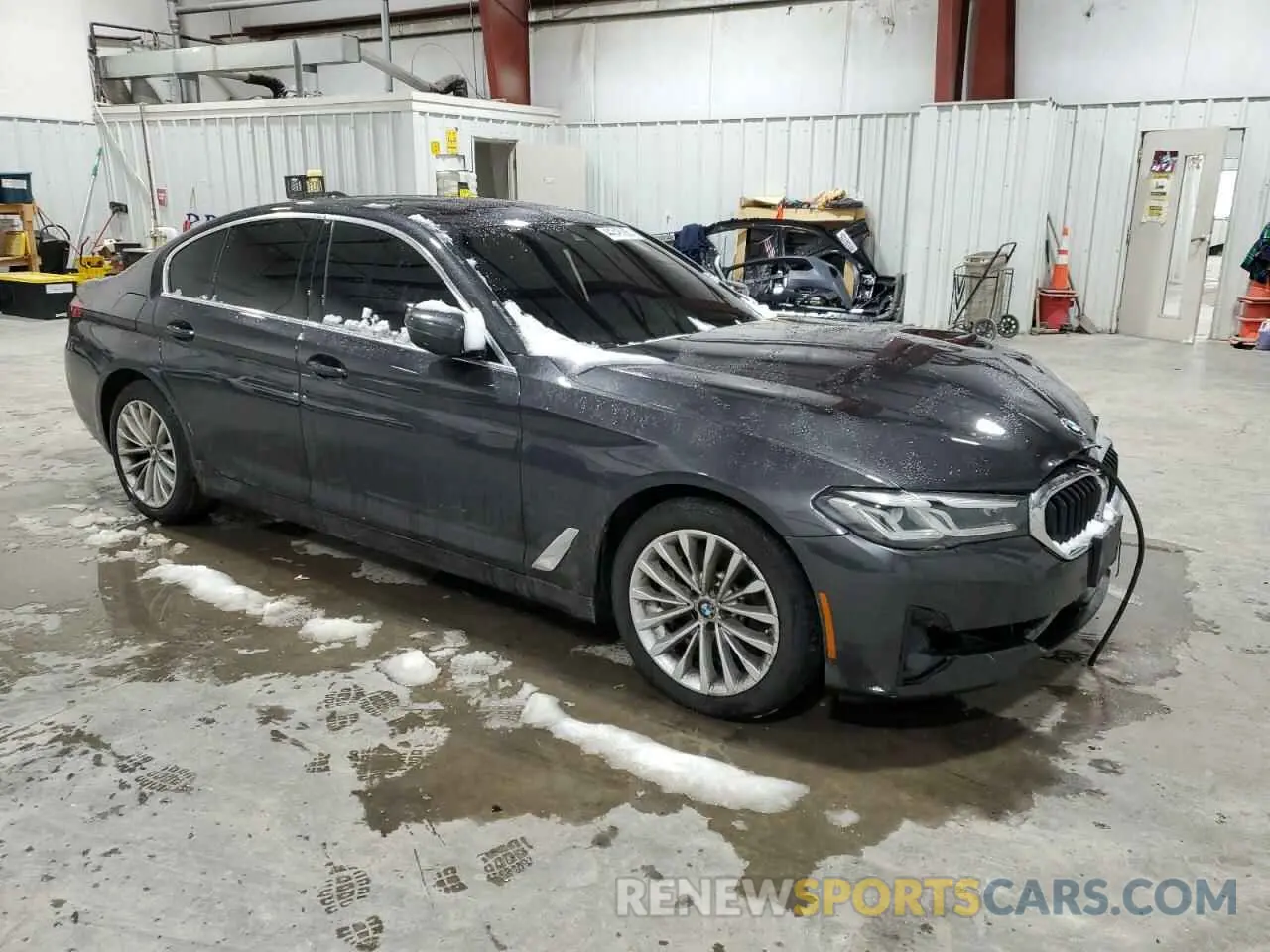 4 fotografías del automóvil dañado WBA13BJ0XMCG02446 BMW 5 SERIES 2021