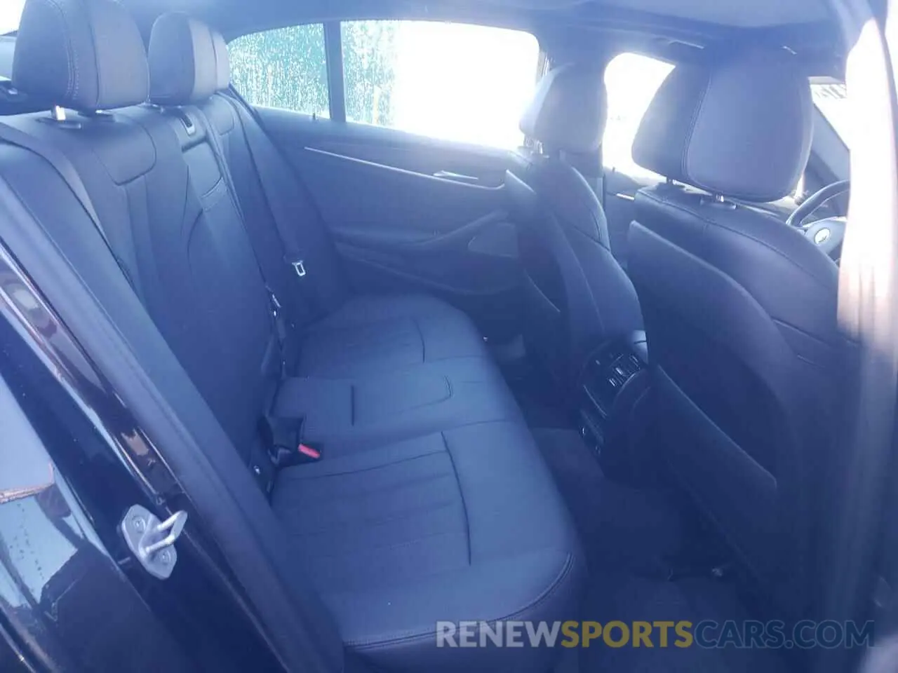 6 fotografías del automóvil dañado WBA13BJ0XMCH14941 BMW 5 SERIES 2021