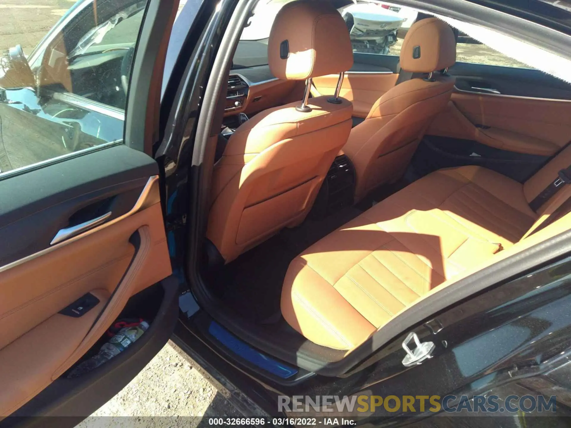 8 fotografías del automóvil dañado WBA13BJ0XMWX23716 BMW 5 SERIES 2021