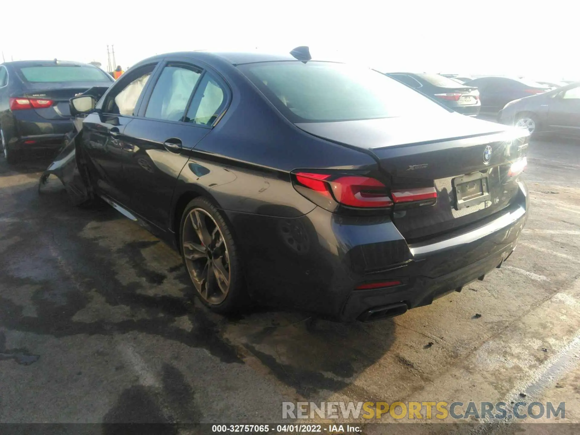 3 fotografías del automóvil dañado WBA13BK00MCF22703 BMW 5 SERIES 2021