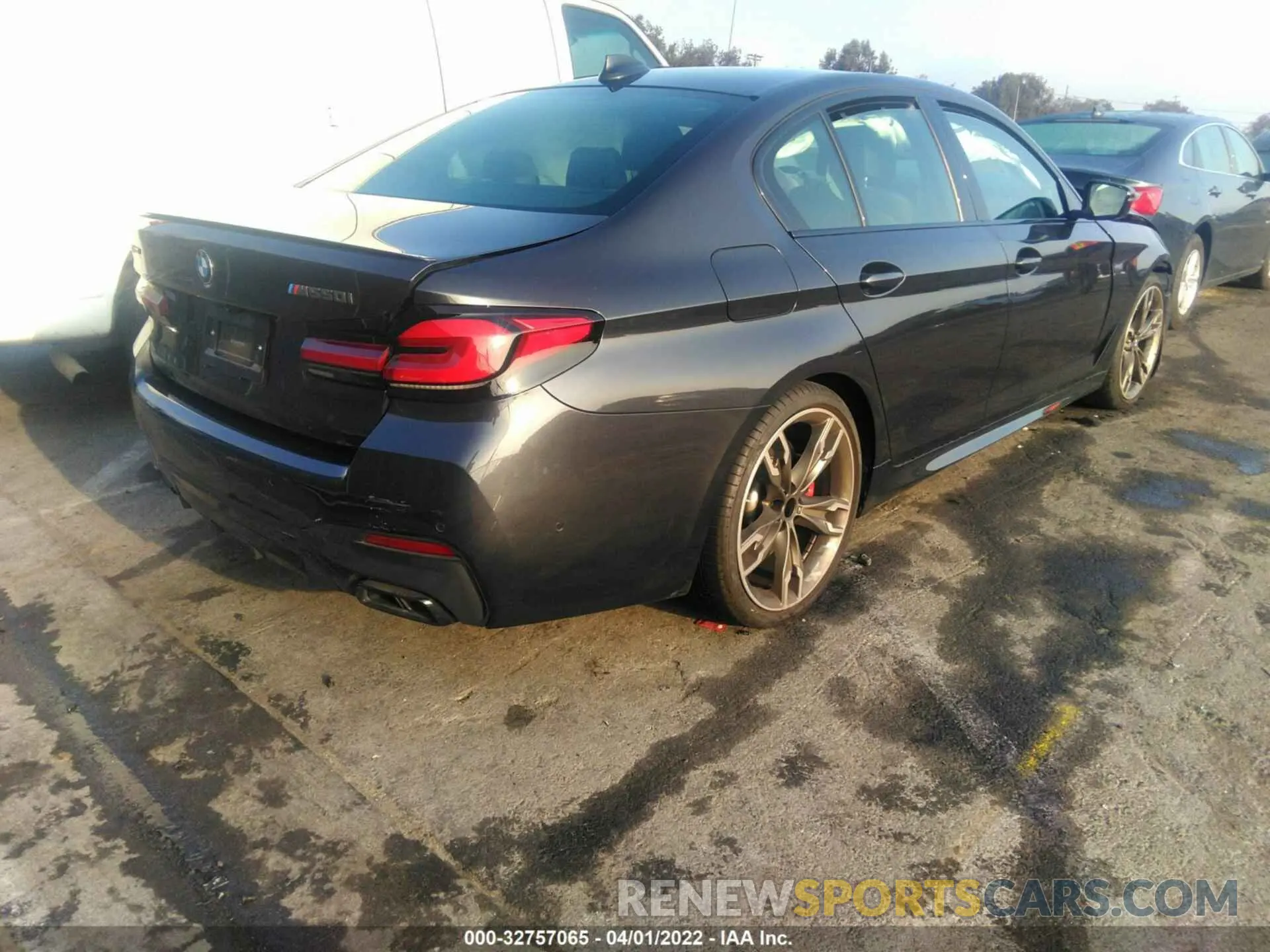 4 fotografías del automóvil dañado WBA13BK00MCF22703 BMW 5 SERIES 2021
