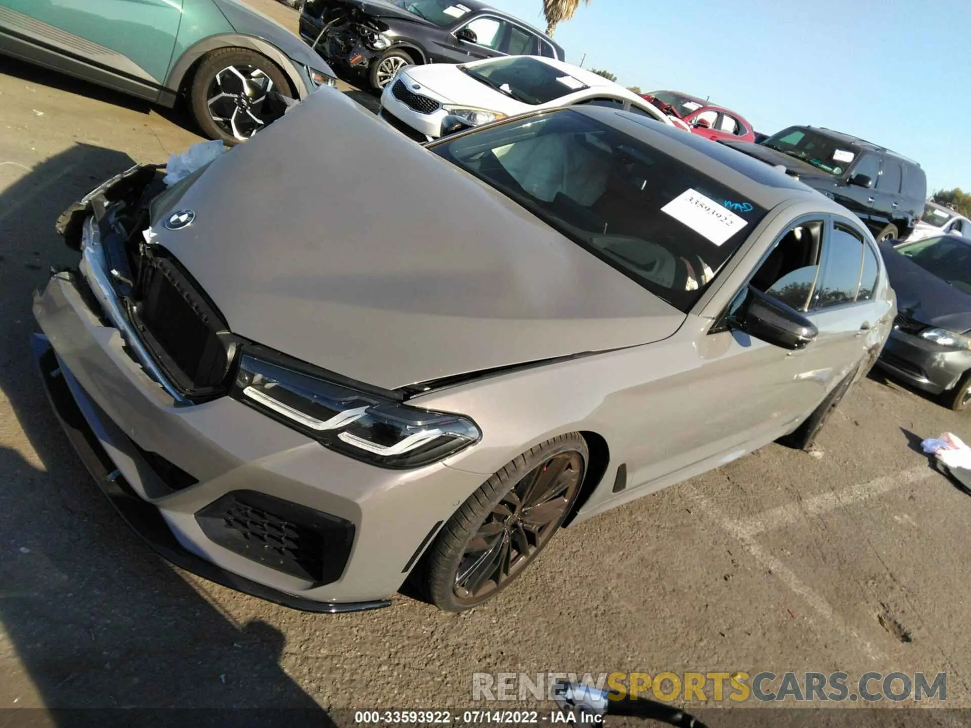 2 fotografías del automóvil dañado WBA13BK05MCG15314 BMW 5 SERIES 2021