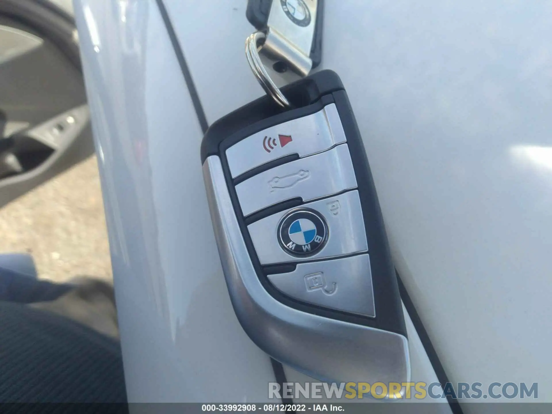11 fotografías del automóvil dañado WBA33AG04MCH16100 BMW 5 SERIES 2021