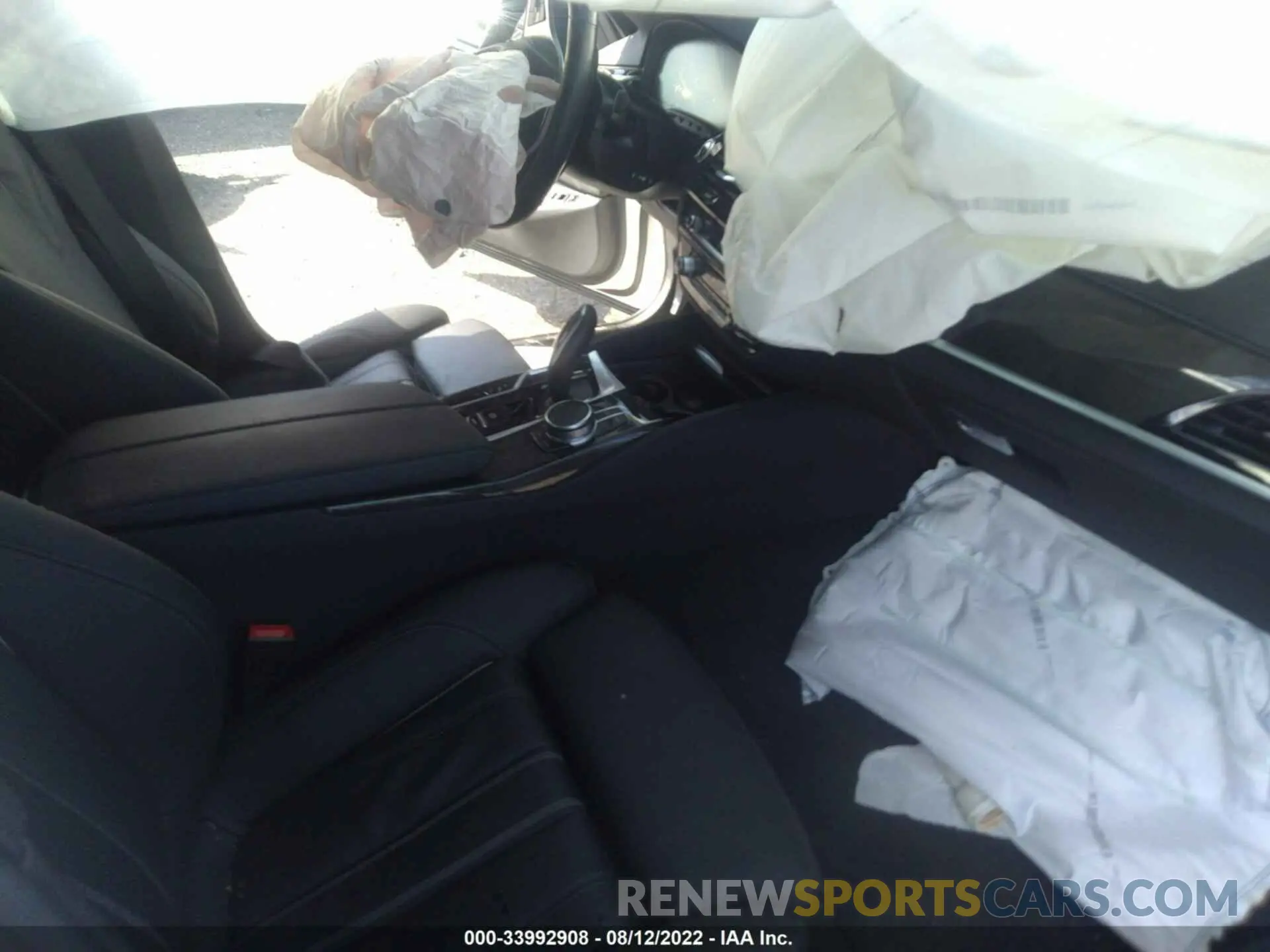 5 fotografías del automóvil dañado WBA33AG04MCH16100 BMW 5 SERIES 2021