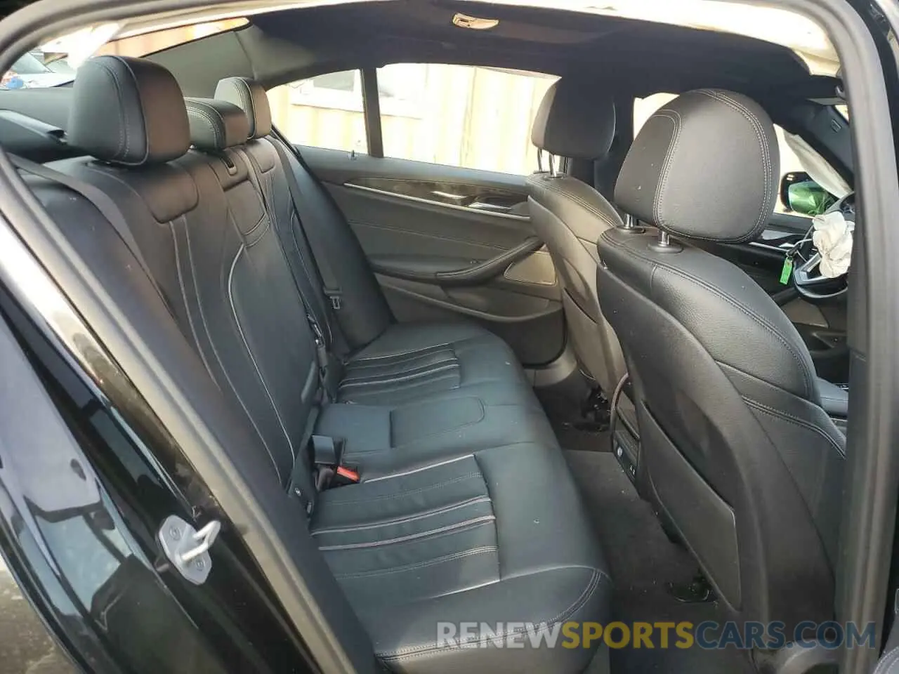 10 fotografías del automóvil dañado WBA33AG06MCF18103 BMW 5 SERIES 2021