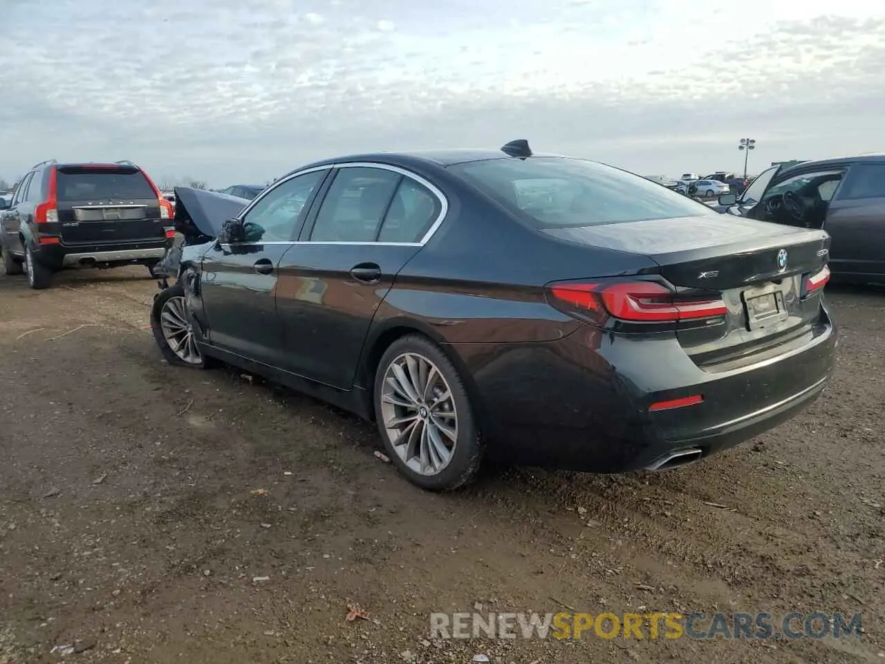 2 fotografías del automóvil dañado WBA33AG06MCF18103 BMW 5 SERIES 2021
