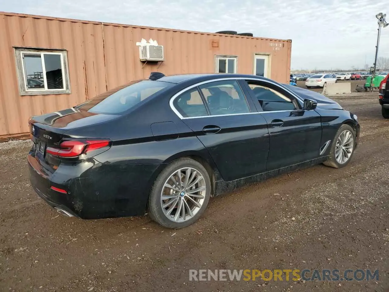 3 fotografías del automóvil dañado WBA33AG06MCF18103 BMW 5 SERIES 2021