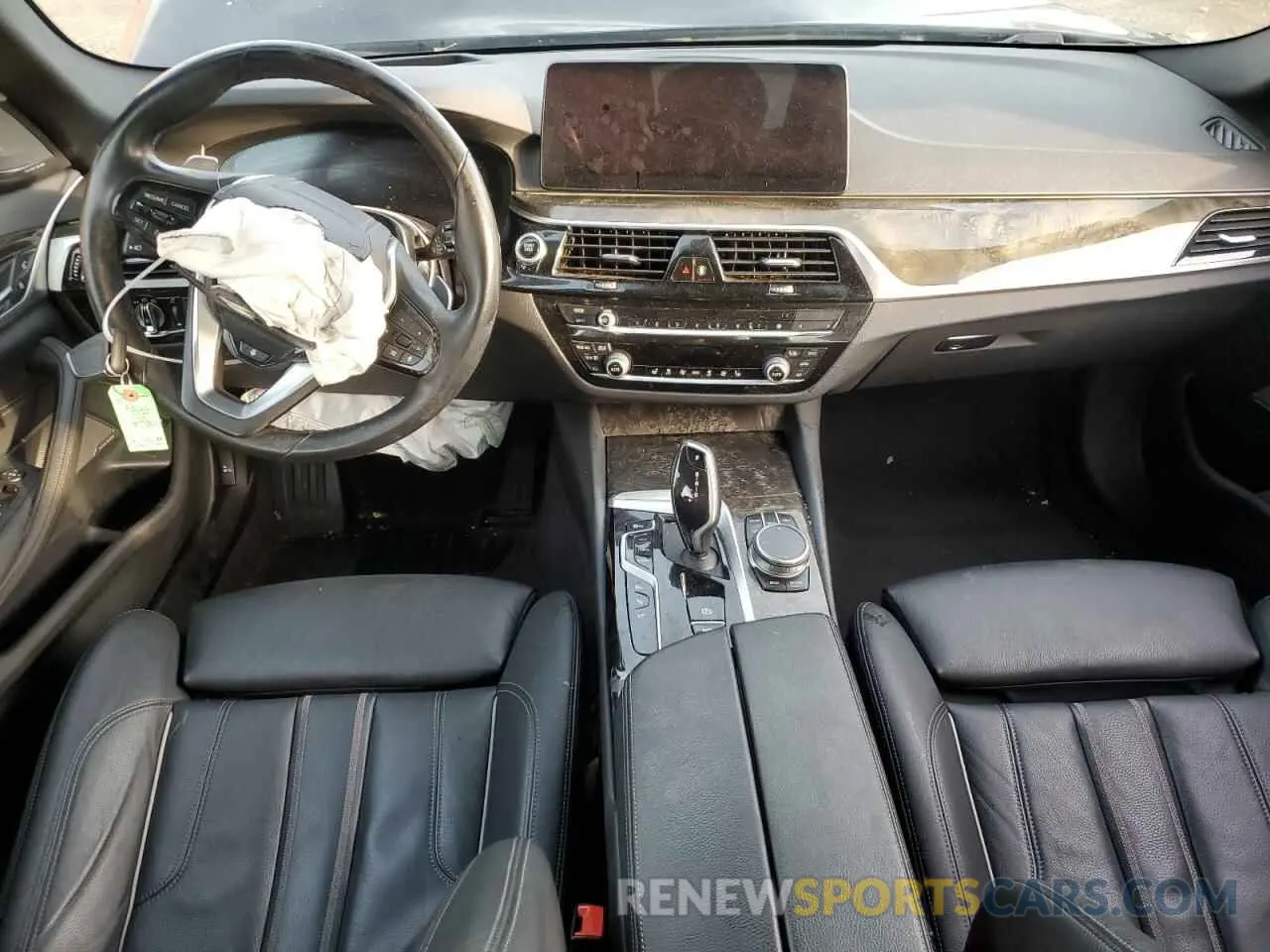 8 fotografías del automóvil dañado WBA33AG06MCF18103 BMW 5 SERIES 2021