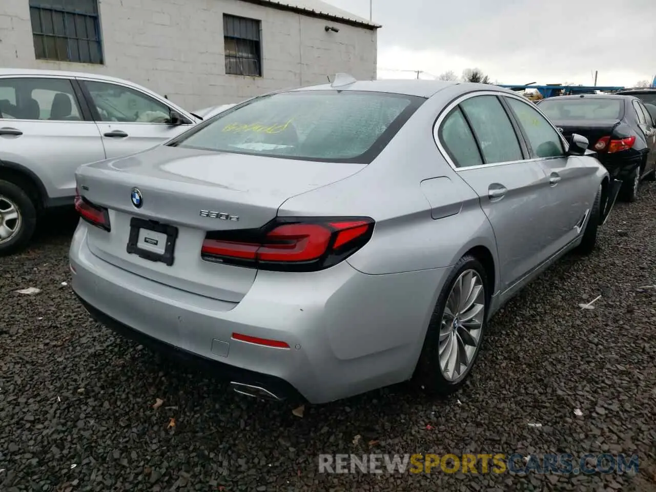 4 fotografías del automóvil dañado WBA33AG08MCF38269 BMW 5 SERIES 2021