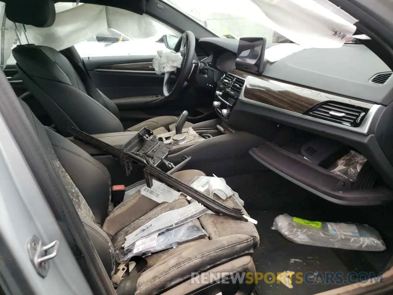 5 fotografías del automóvil dañado WBA33AG08MCF38269 BMW 5 SERIES 2021