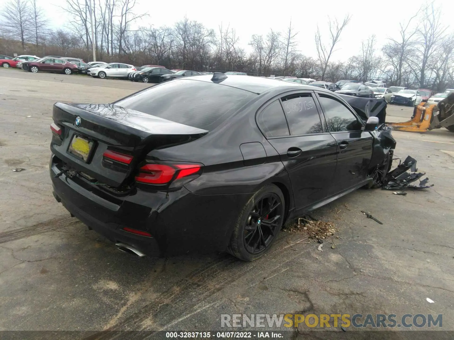 4 fotografías del automóvil dañado WBA33AG09MCF36160 BMW 5 SERIES 2021