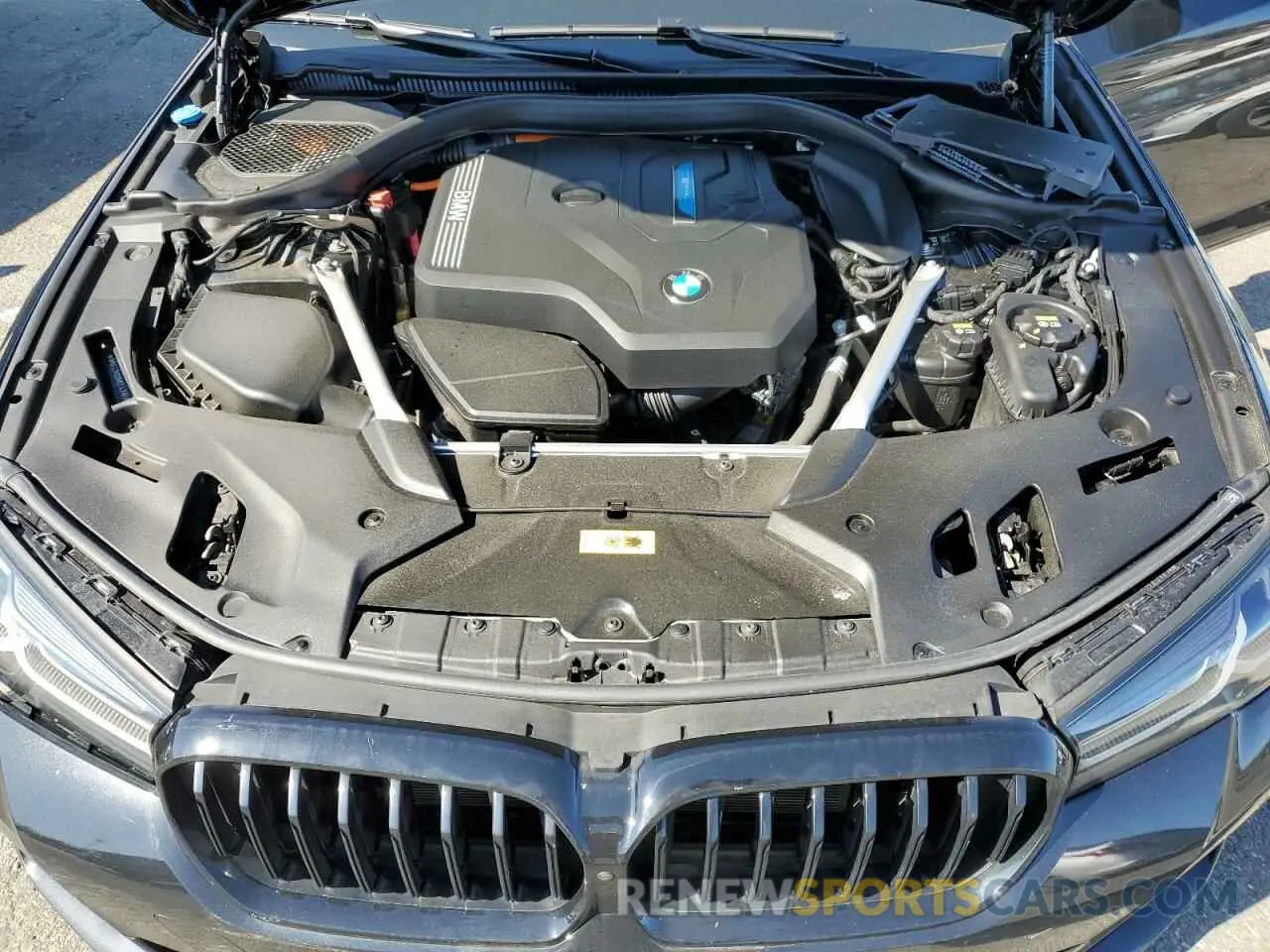 11 fotografías del automóvil dañado WBA33AG09MCF93586 BMW 5 SERIES 2021