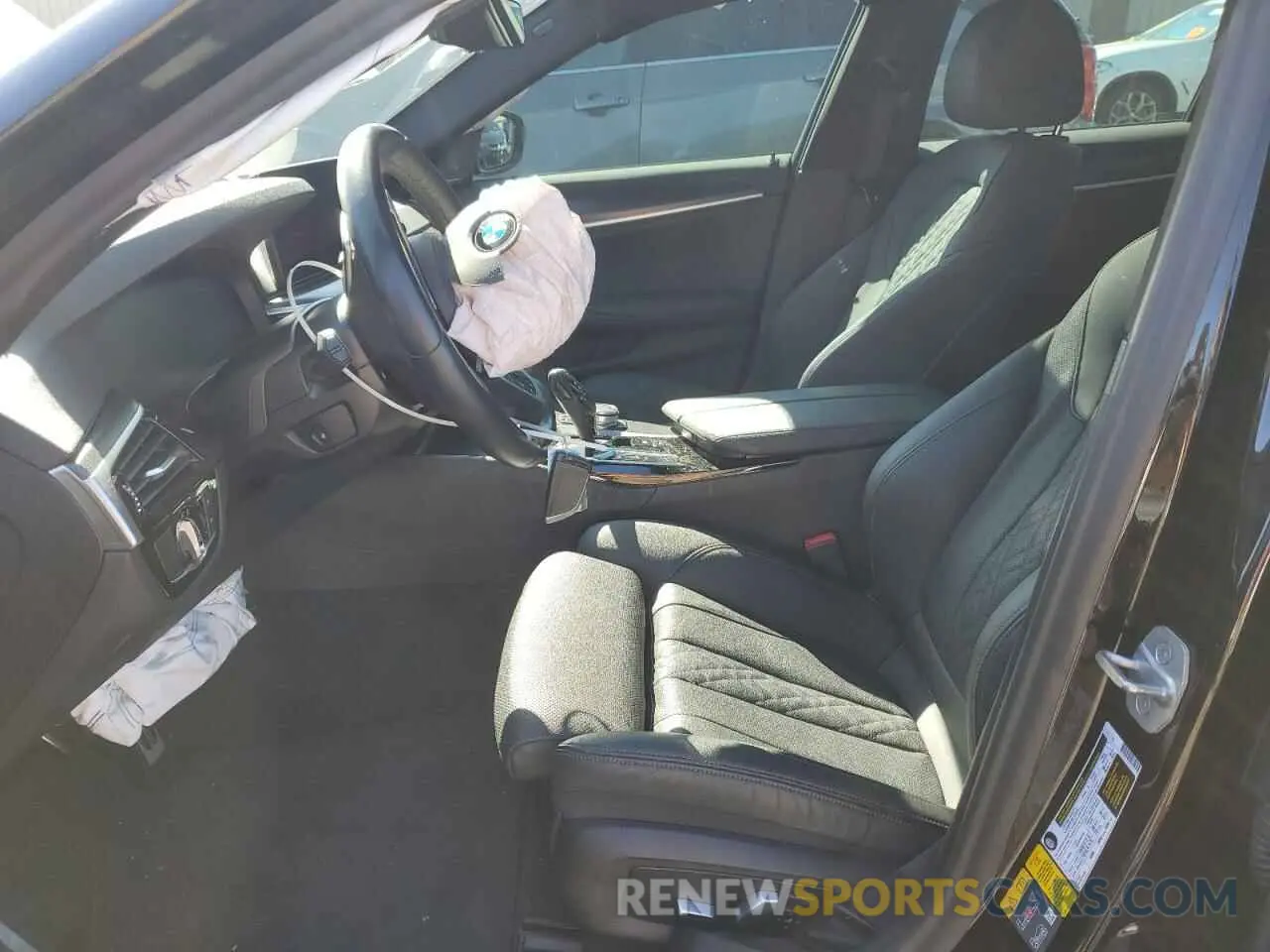 7 fotografías del automóvil dañado WBA33AG09MCF93586 BMW 5 SERIES 2021