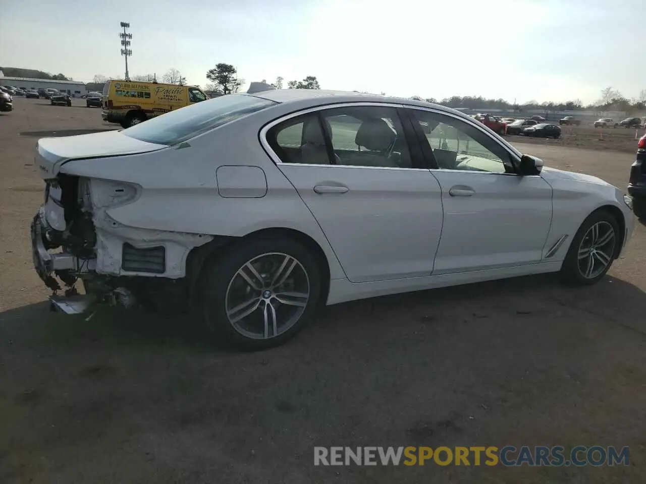 3 fotografías del automóvil dañado WBA33AG0XMCG88870 BMW 5 SERIES 2021