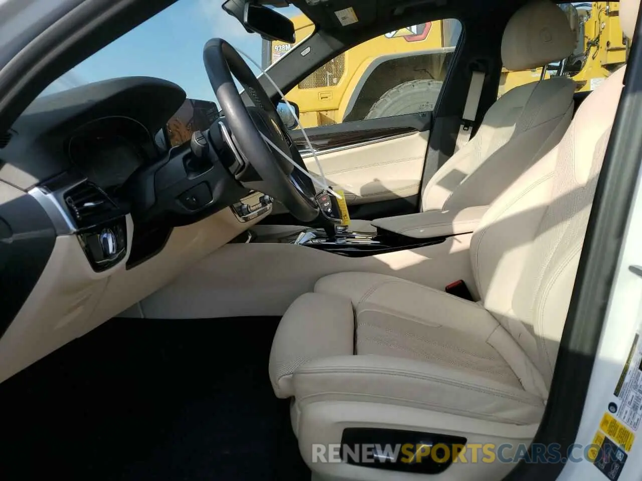 7 fotografías del automóvil dañado WBA33AG0XMCG88870 BMW 5 SERIES 2021