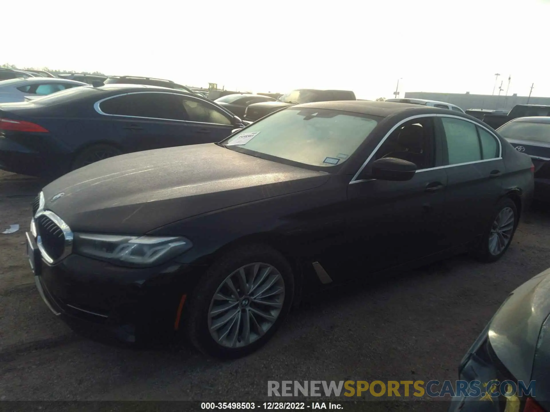 2 fotografías del automóvil dañado WBA53BH00MCF88080 BMW 5 SERIES 2021