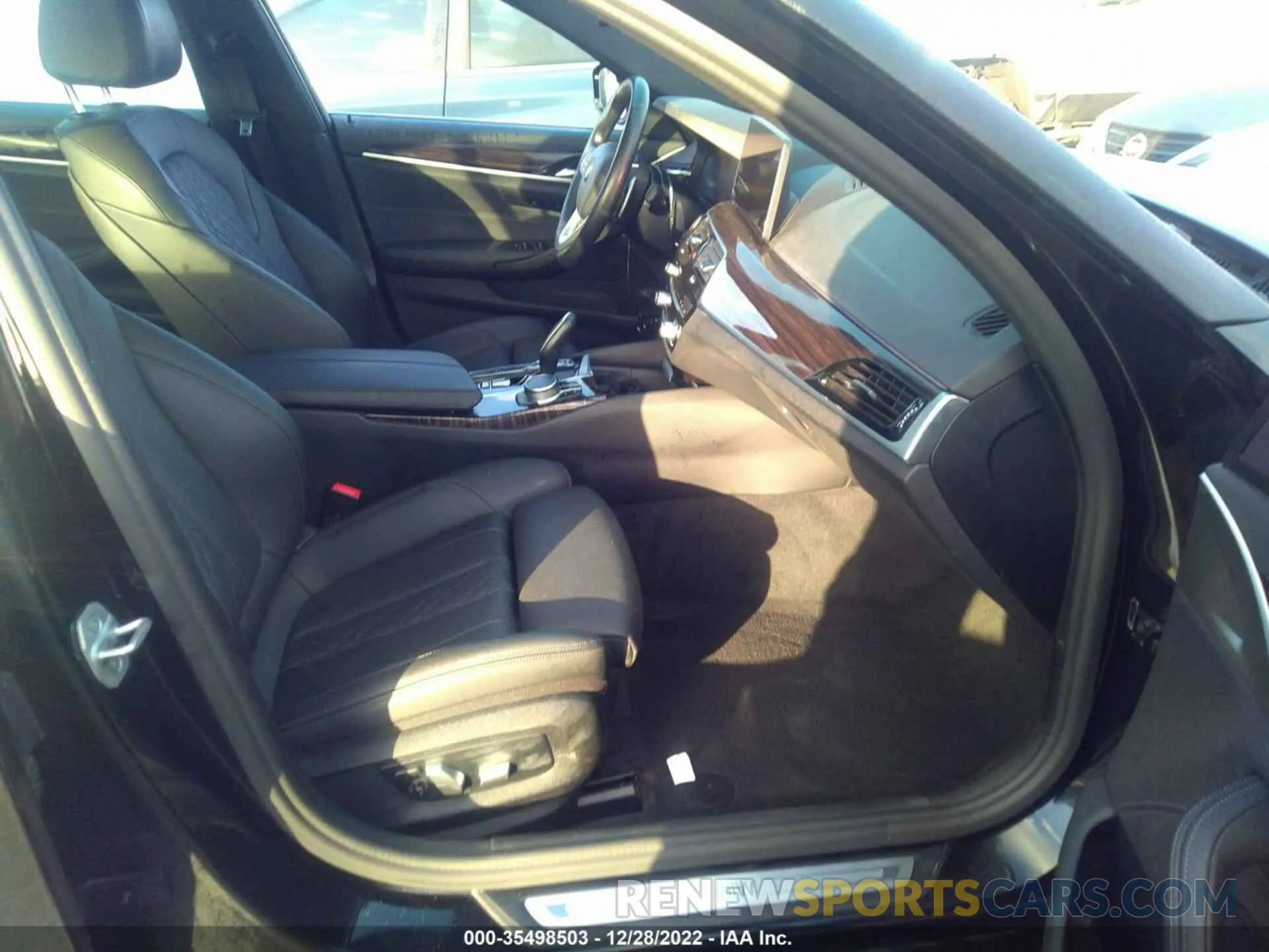 5 fotografías del automóvil dañado WBA53BH00MCF88080 BMW 5 SERIES 2021