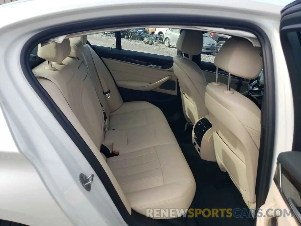 10 fotografías del automóvil dañado WBA53BH01MCF75127 BMW 5 SERIES 2021