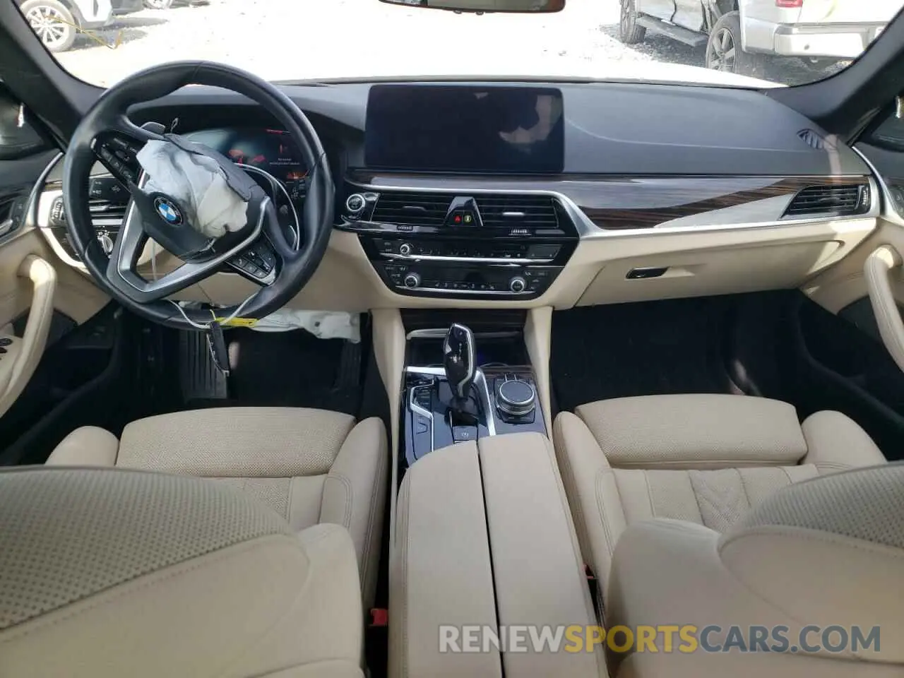 8 fotografías del automóvil dañado WBA53BH01MCF75127 BMW 5 SERIES 2021