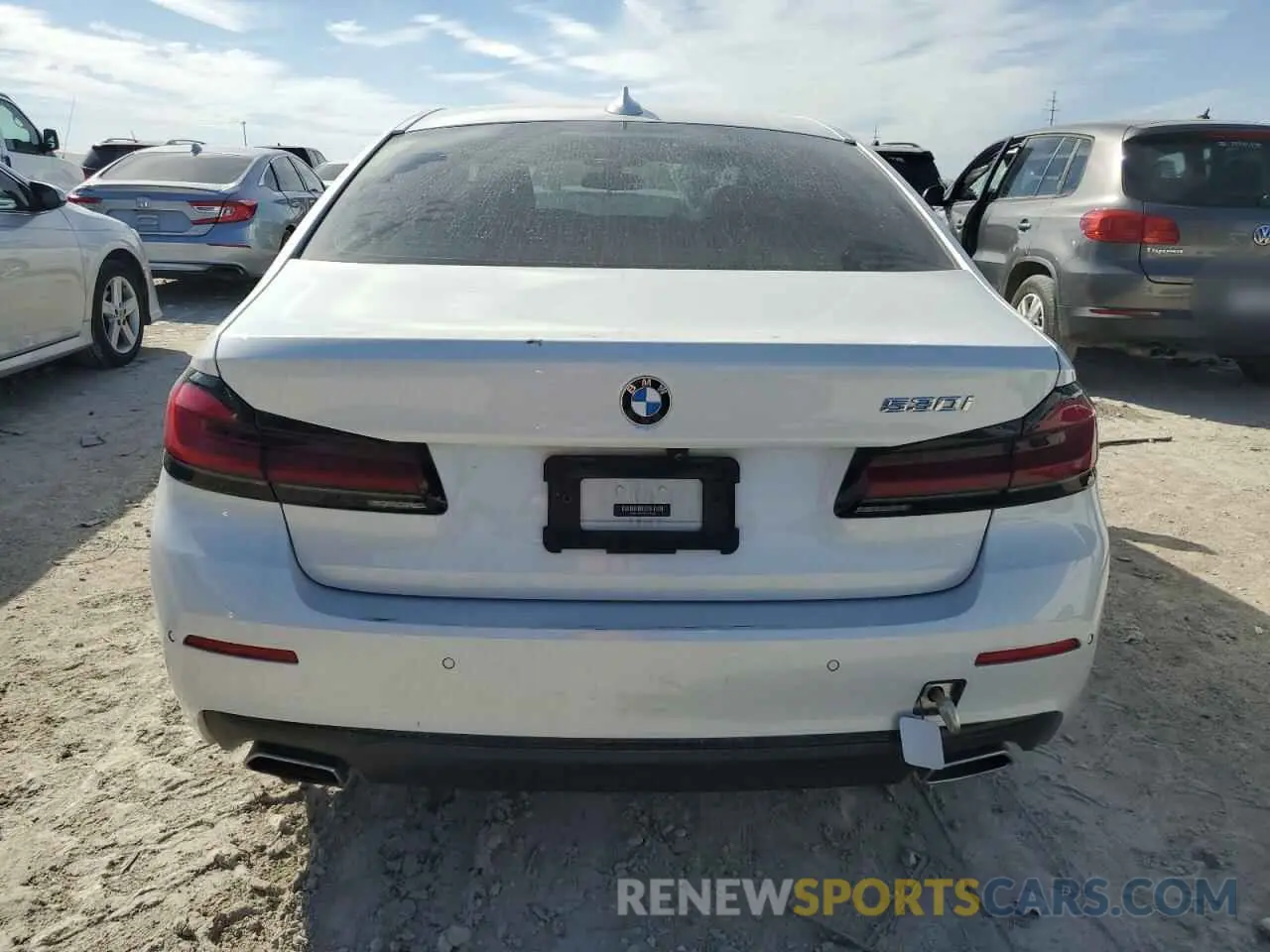 6 fotografías del automóvil dañado WBA53BH02MCF56120 BMW 5 SERIES 2021