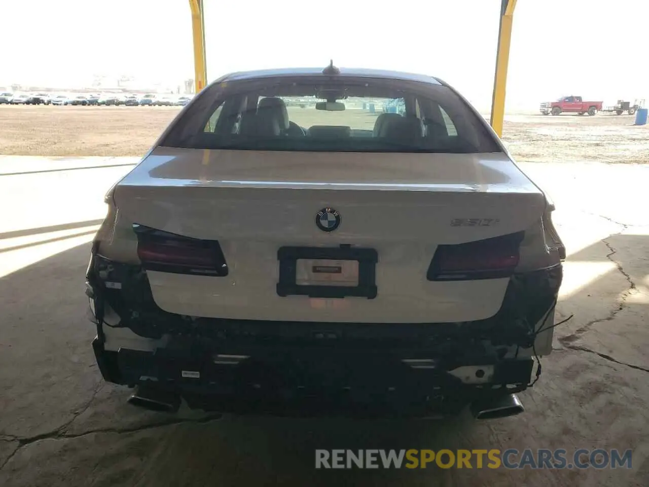 6 fotografías del automóvil dañado WBA53BH03MWX09759 BMW 5 SERIES 2021