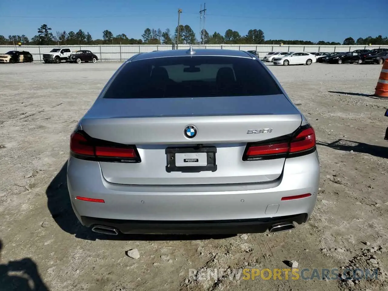 6 fotografías del automóvil dañado WBA53BH05MCG10106 BMW 5 SERIES 2021