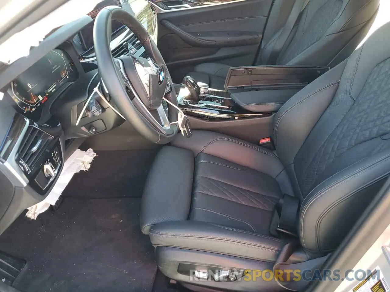 7 fotografías del automóvil dañado WBA53BH05MCG10106 BMW 5 SERIES 2021