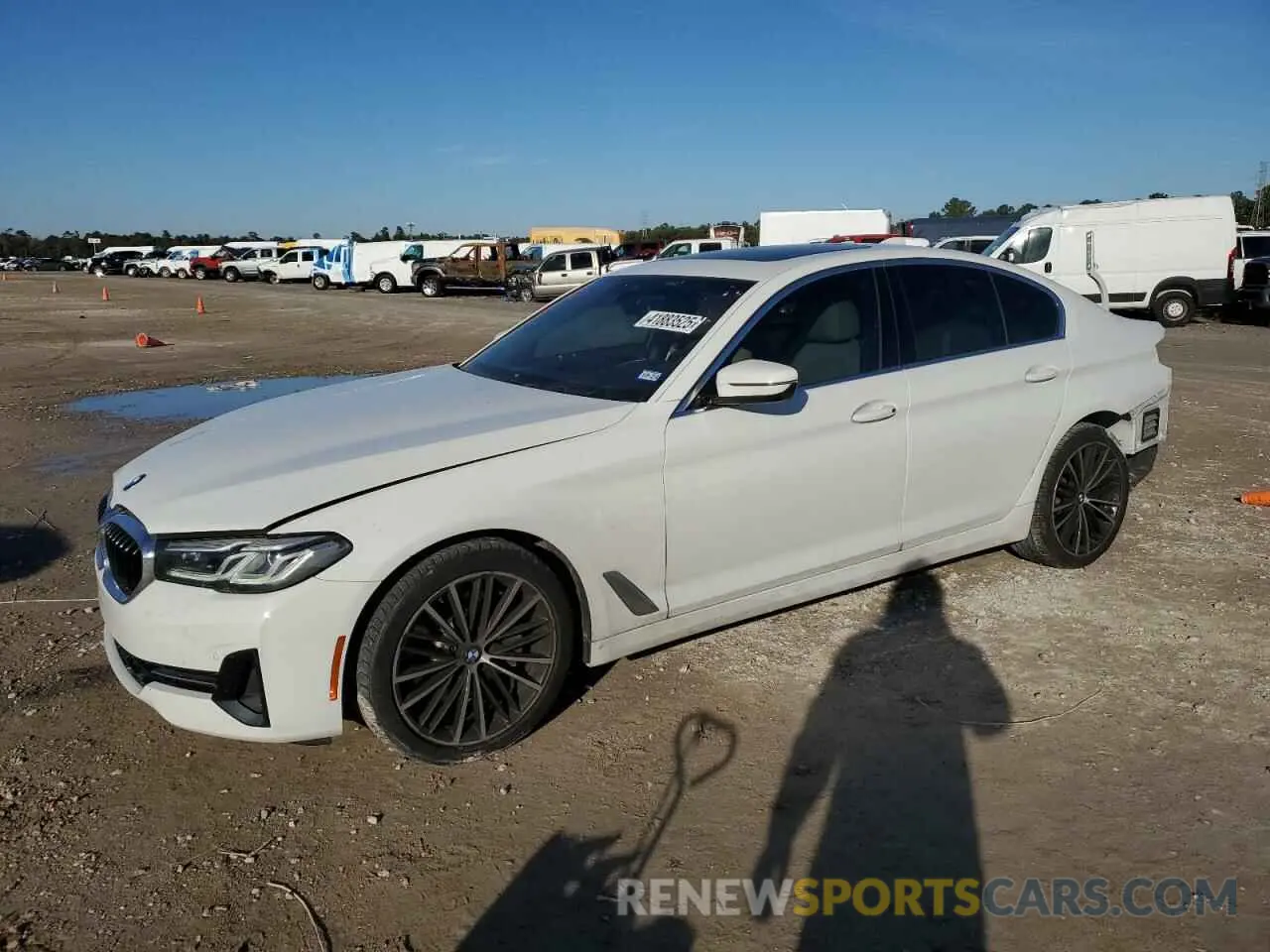 1 fotografías del automóvil dañado WBA53BH06MCF06465 BMW 5 SERIES 2021