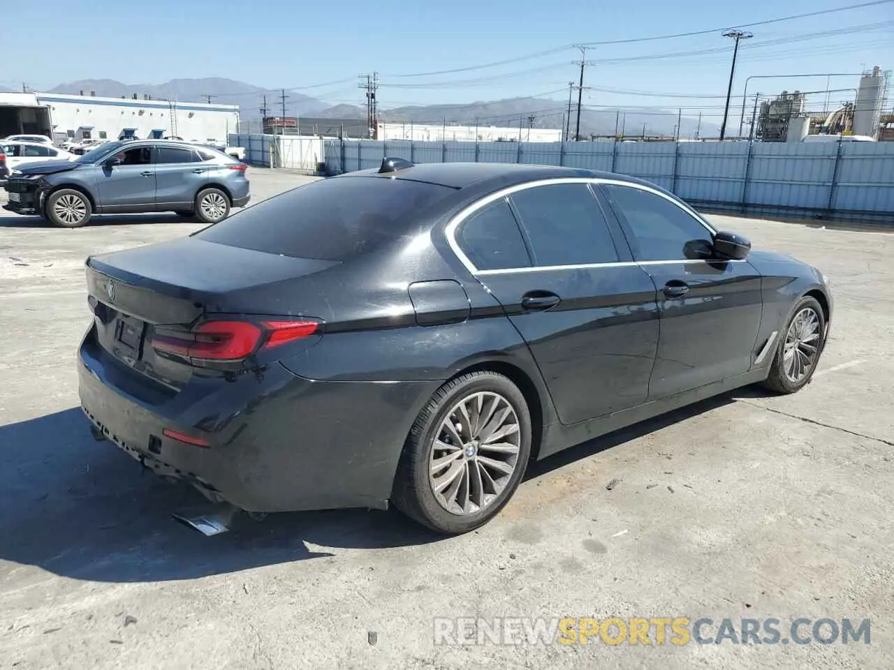 3 fotografías del automóvil dañado WBA53BH06MWW97316 BMW 5 SERIES 2021