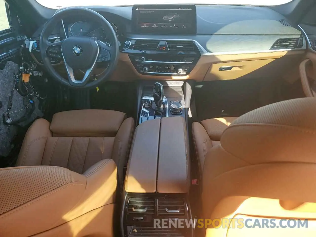 8 fotografías del automóvil dañado WBA53BH06MWX21033 BMW 5 SERIES 2021