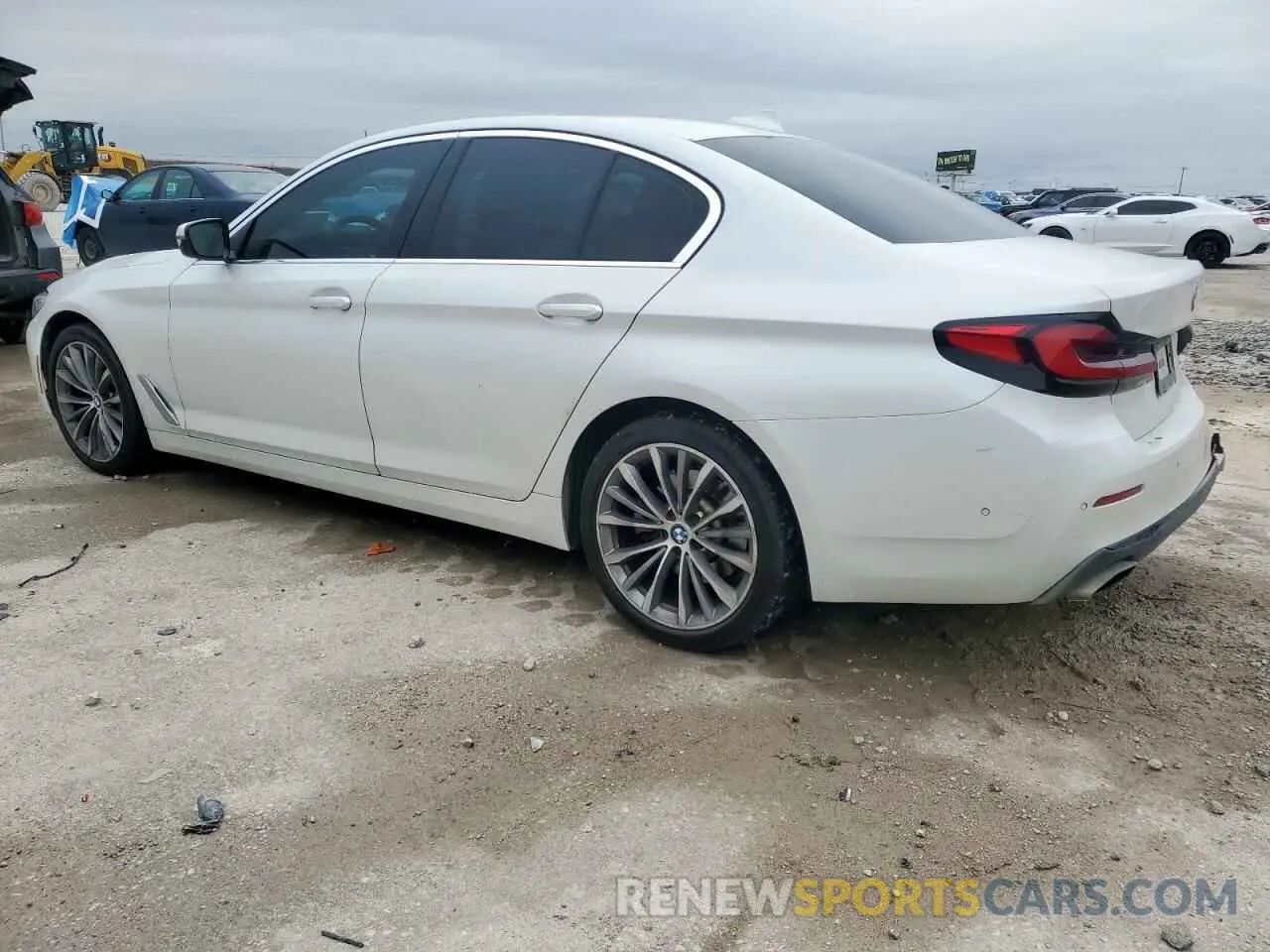2 fotografías del automóvil dañado WBA53BH07MCF11268 BMW 5 SERIES 2021