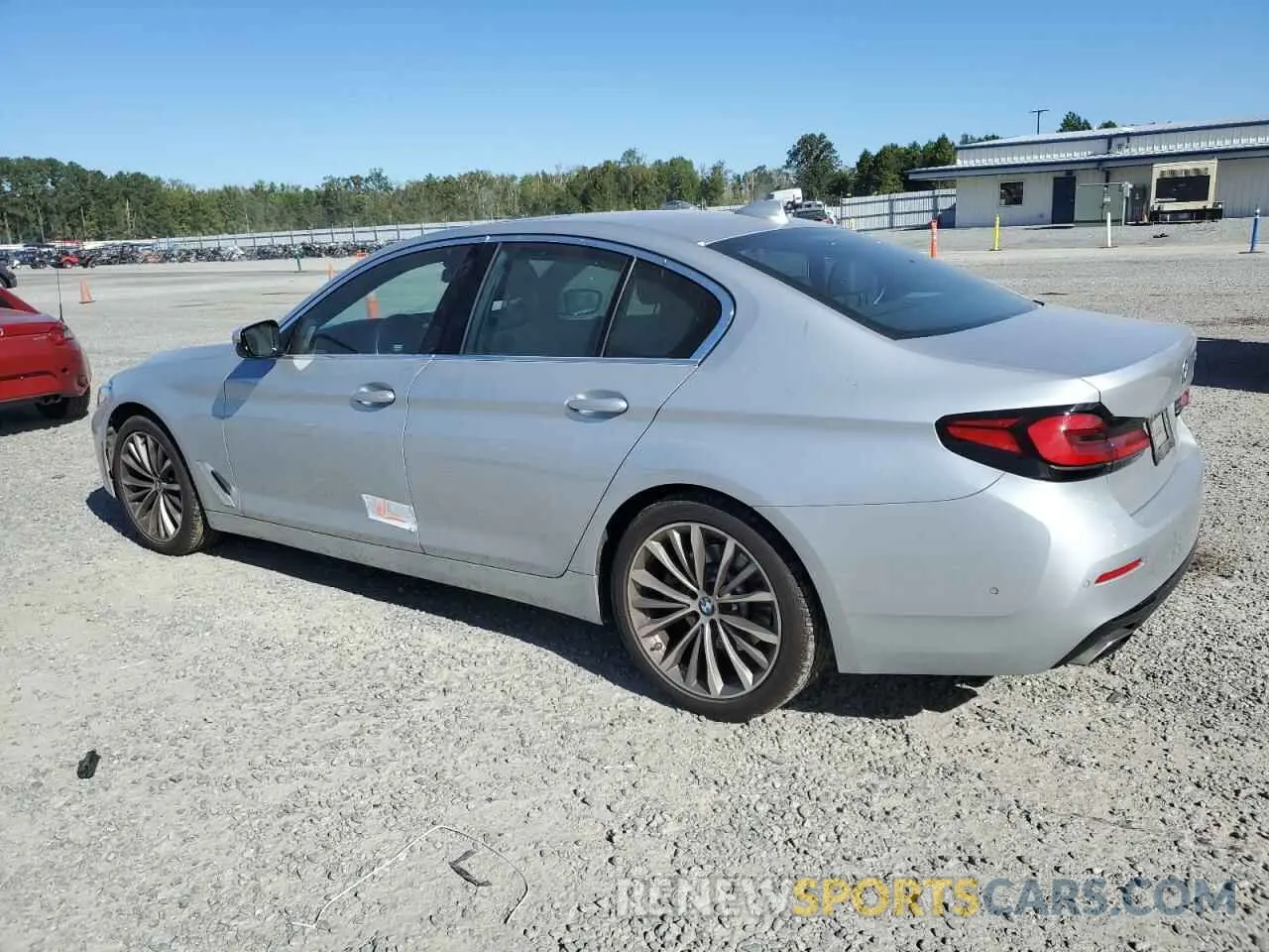 2 fotografías del automóvil dañado WBA53BH07MCF59577 BMW 5 SERIES 2021