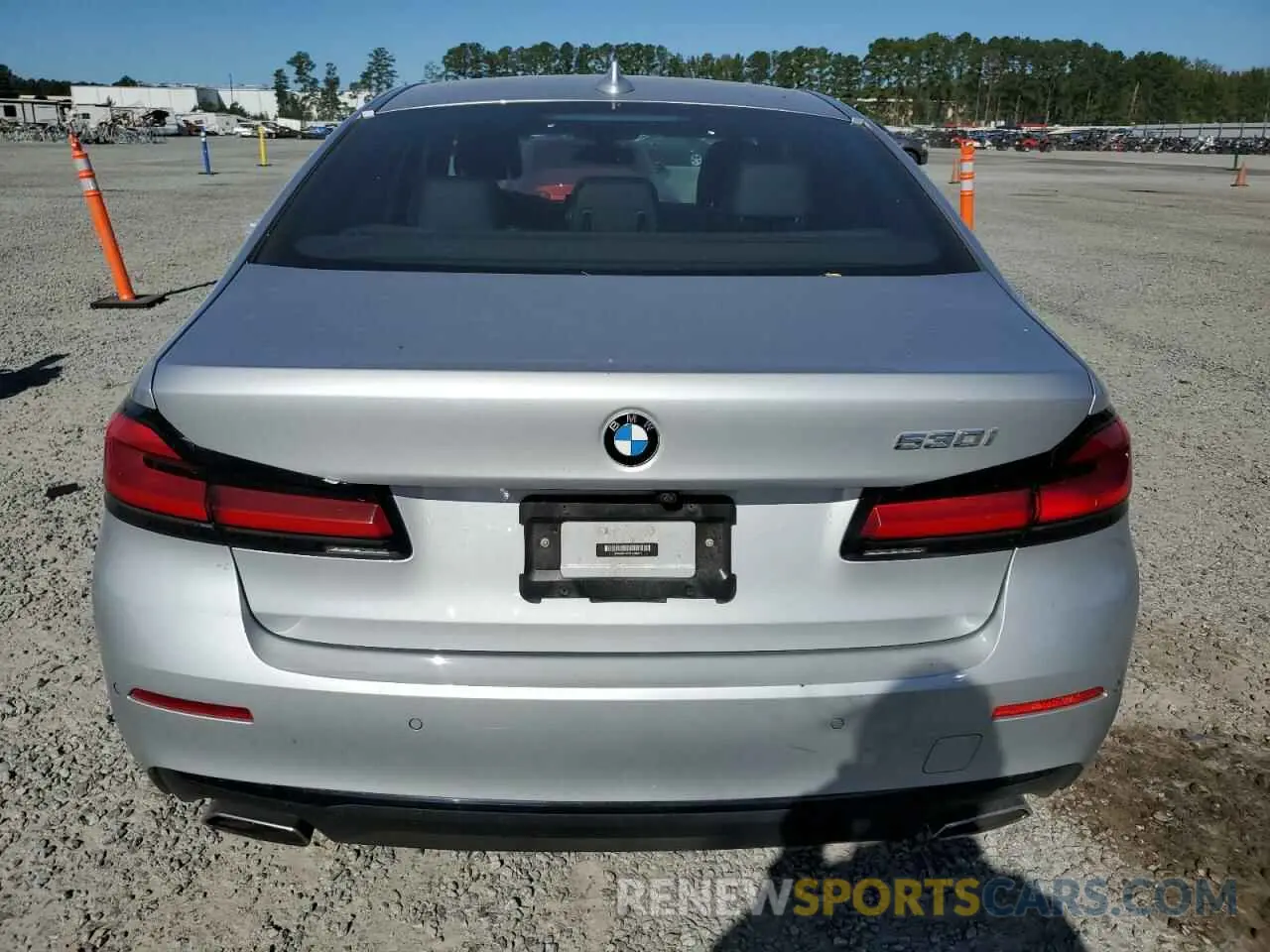 6 fotografías del automóvil dañado WBA53BH07MCF59577 BMW 5 SERIES 2021