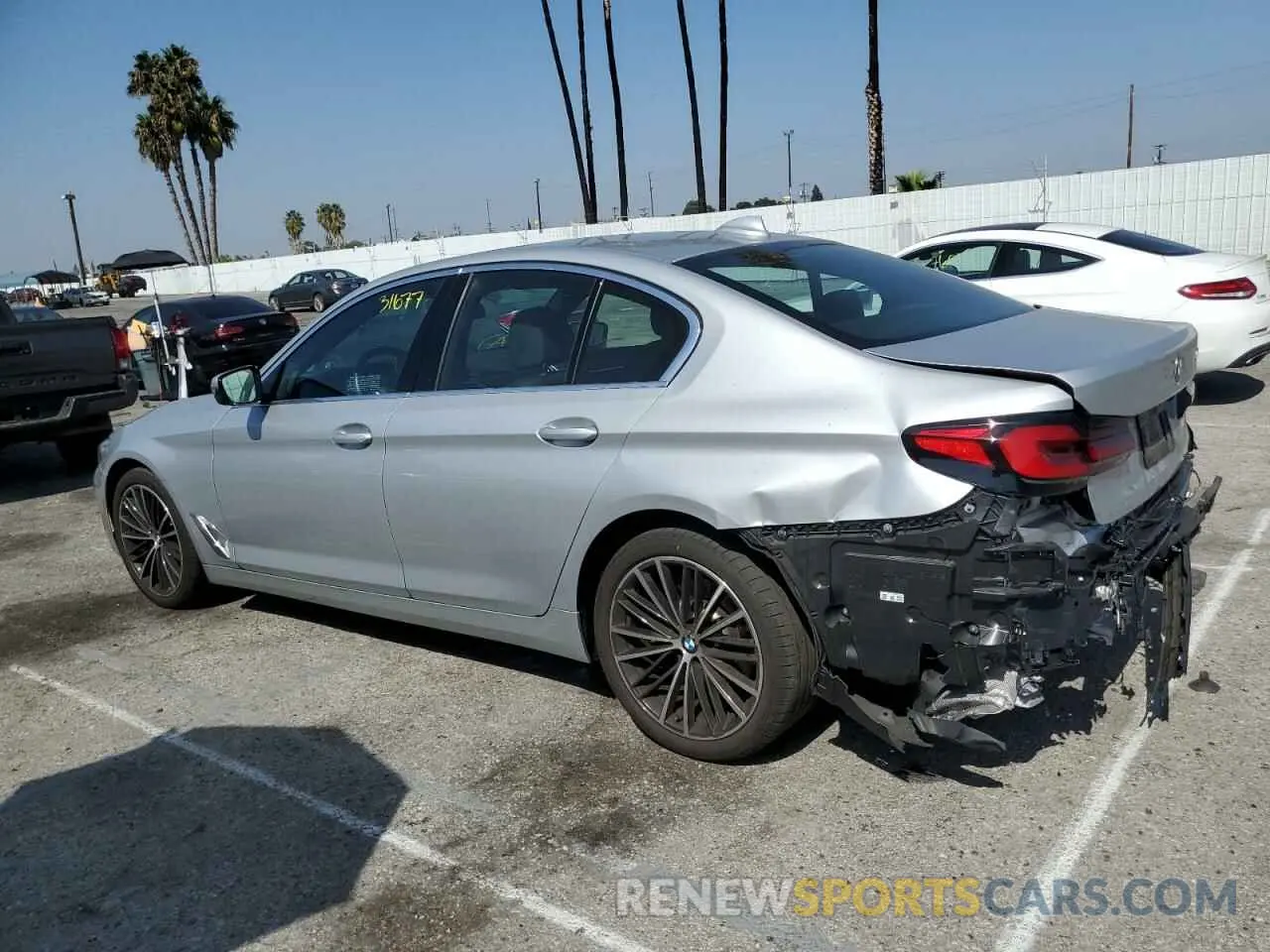 3 fotografías del automóvil dañado WBA53BH08MCG02212 BMW 5 SERIES 2021