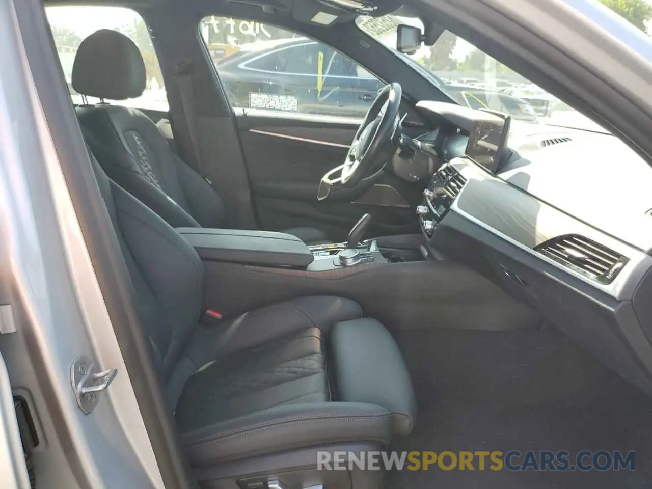 5 fotografías del automóvil dañado WBA53BH08MCG02212 BMW 5 SERIES 2021